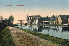 13988 Gezicht op de Nieuwedijk, de Groote Heicop en de bebouwing aan de noordoostzijde daarvan te Portengen (gemeente ...